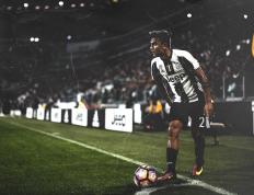 开云体育下载-团队荣耀与个人英雄，马刺胜雷霆与东契奇总决赛主宰的启示