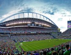 开云体育官网-逆光绝杀，当拉文在太阳的决胜局中写下自己的名字