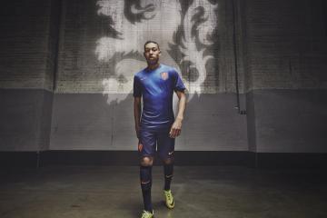 开云体育平台APP-柏林穹顶下的银色风暴