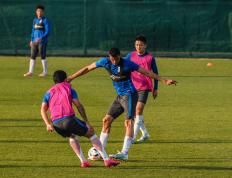 开云体育在线-北美球队抵达训练基地，备战赛季开幕