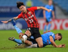 开云体育app-上海上港客场不敌，积分缩小差距