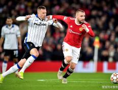 开云官网-曼城击败埃弗顿，英超榜首坐稳不动