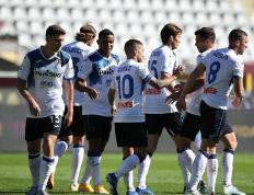 开云体育官网-帕尔马后卫表现神勇，助球队守住胜利