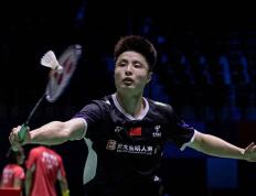 开云体育官方网站-包含球场之上羽毛球选手斗志昂扬，技艺精湛的词条