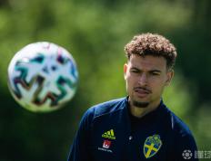 开云体育-包含沙尔克队长庆生活泼就是大赛的词条