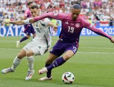 开云APP-欧洲杯比赛迎来关键阶段，各队备战