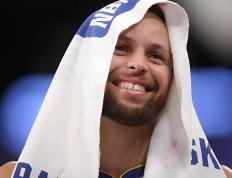 开云体育入口-猛龙队继续保持不败战绩，近期赛场上风生水起