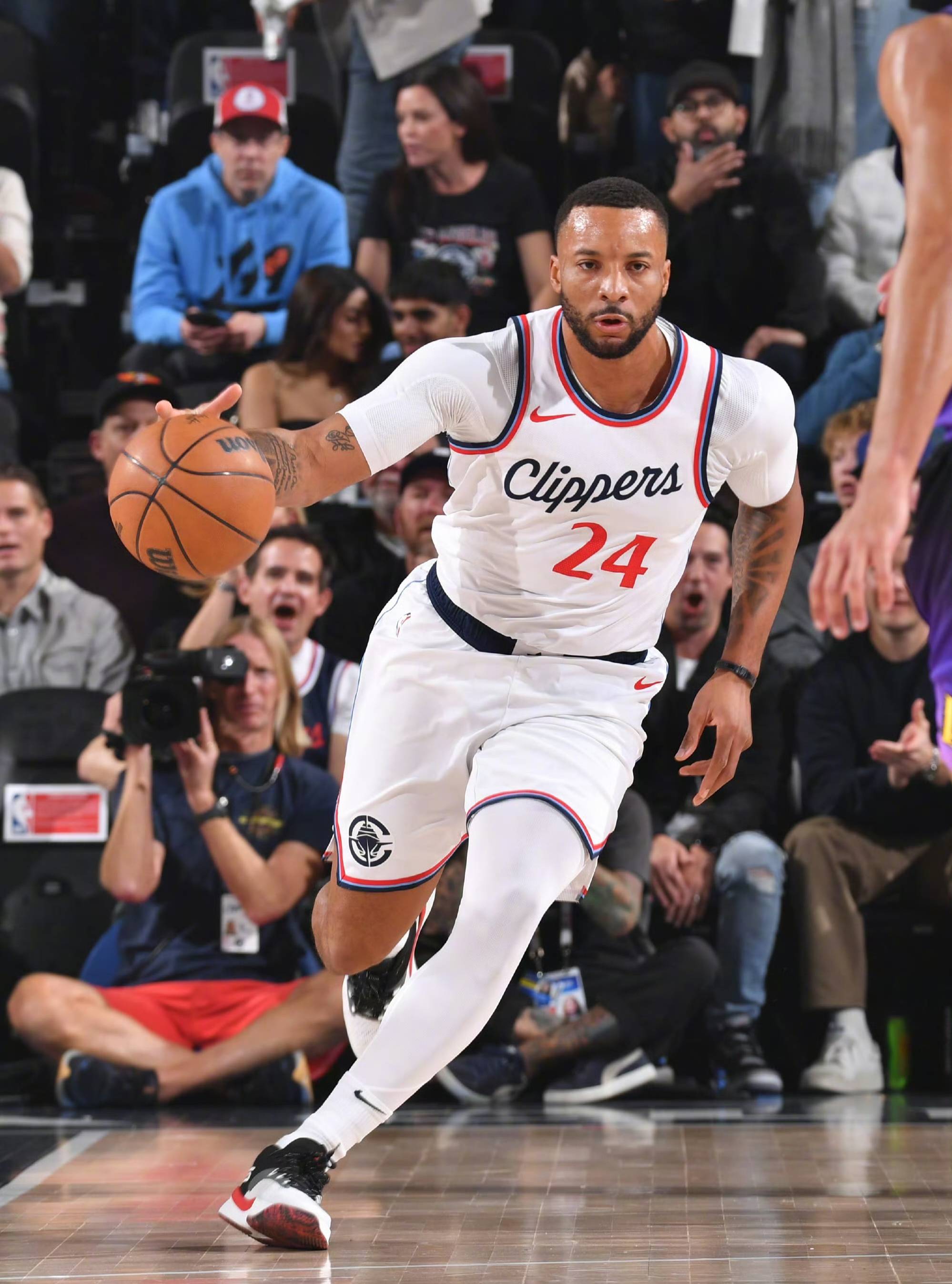 开云体育登录-快船大胜独行侠，取得连胜