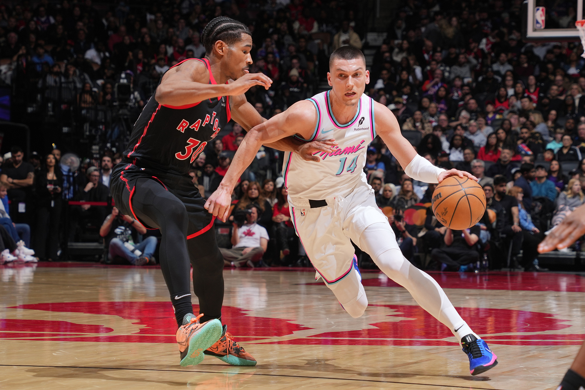 开云体育下载-猛龙力克活塞，洛瑞飙中30分