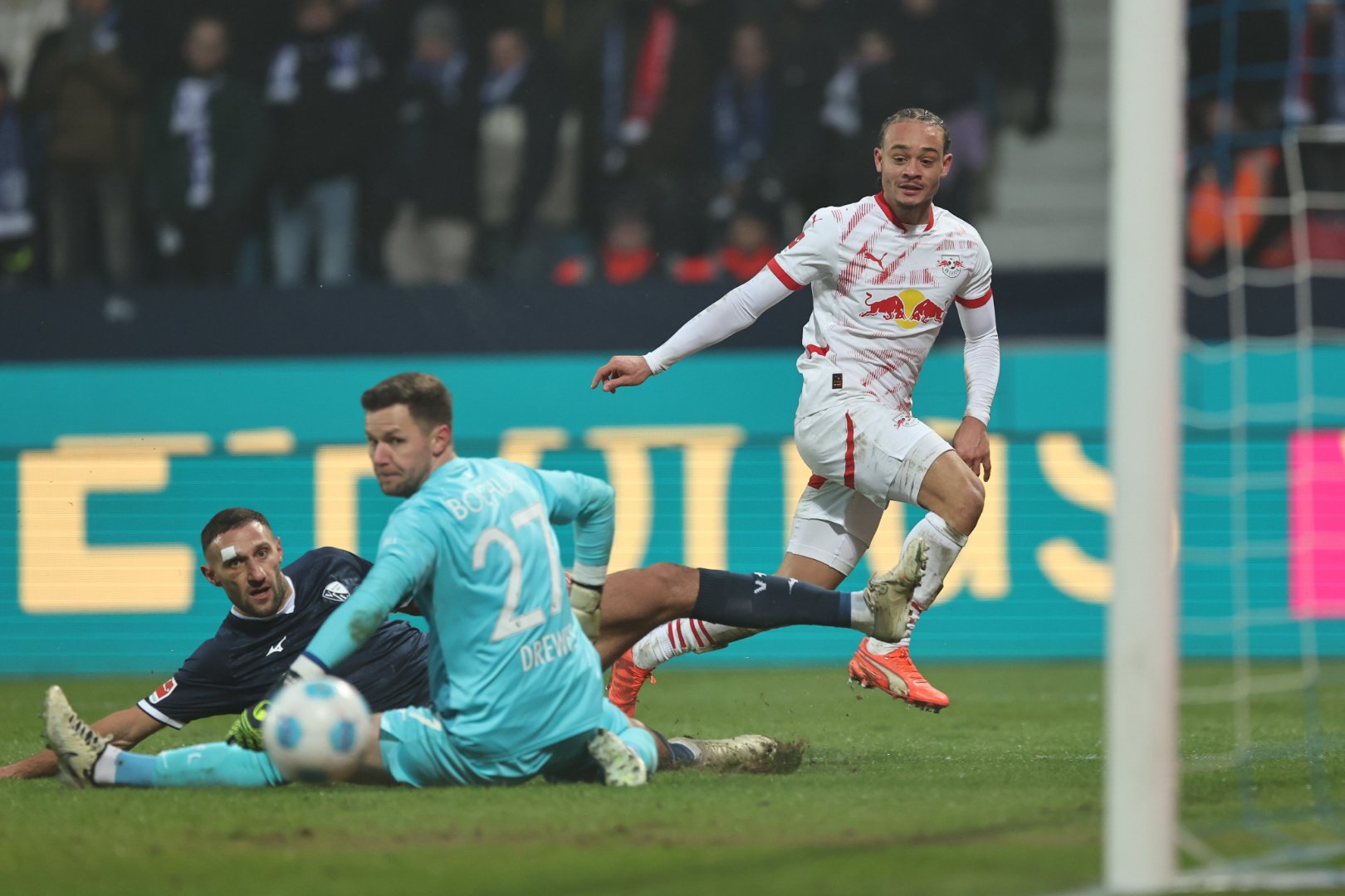 开云体育中国-莱比锡红牛继续保持不败势头，领跑积分榜