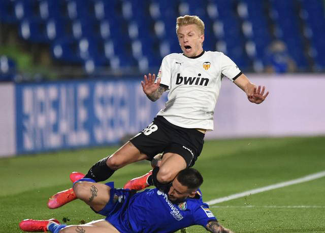 开云体育登录-皇家贝蒂斯客场不敌巴伦西亚，屈居不利