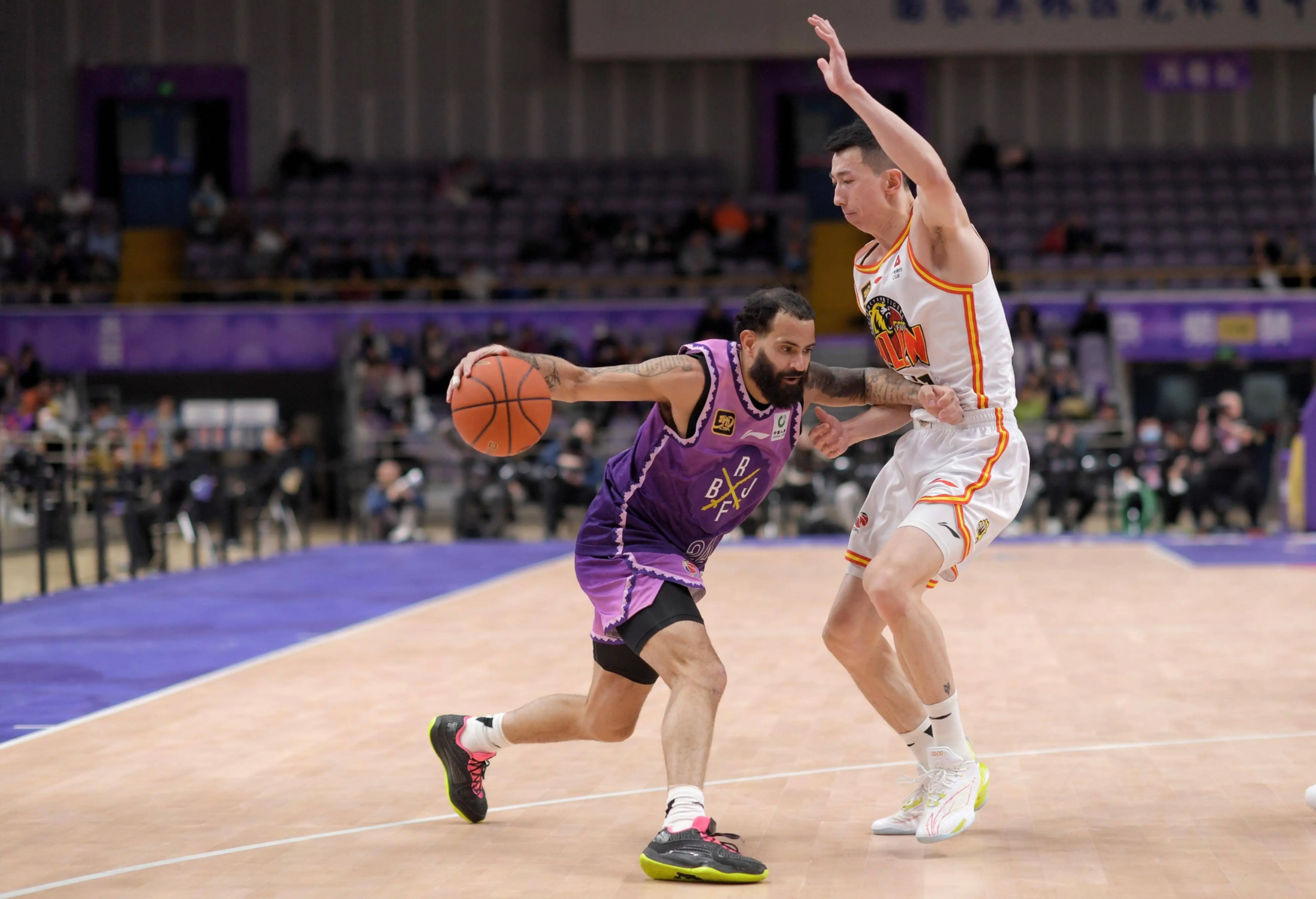 开云体育中国-山东队险胜鹈鹕，布伦森扛起全队的简单介绍