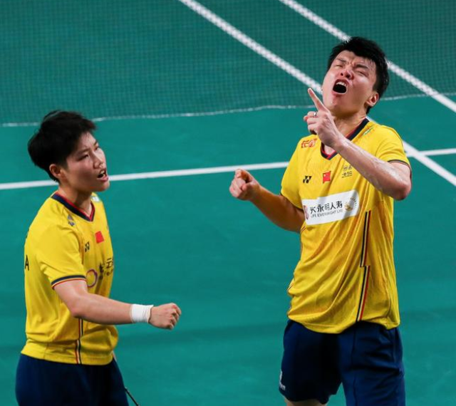 开云体育app-印度队逆转马来西亚队,黄鸭组合统治全场的简单介绍